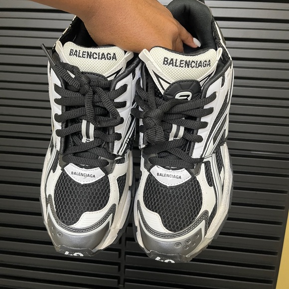 BALENCIAGA RUNNERS - Picture 1 of 6
